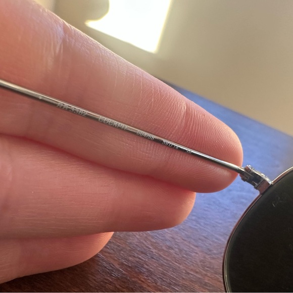 Ray-Ban polarized aviator sunglasses - Picture 3 of 3